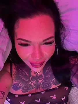  MelinaCurves  online show from 12/04/25, 11:35