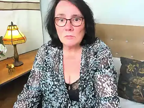 Snapshot of DorisDesire chatting on 05/13/26, 05:54 DorisDesire online show from 05/13/26, 05:54