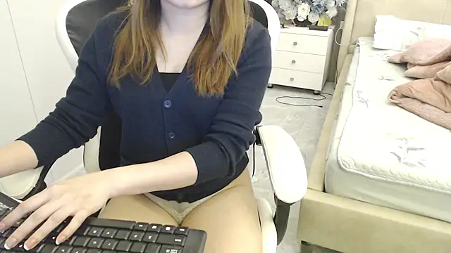 Snapshot of Hanako_love chatting on 03/06/25, 04:28 Hanako love online show from 03/06/25, 04:28