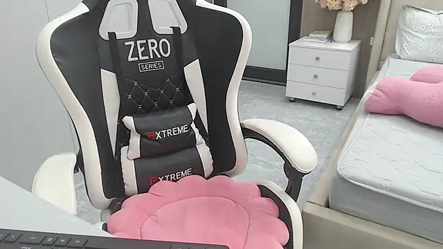 Hanako love online show from 11/09/25, 03:54