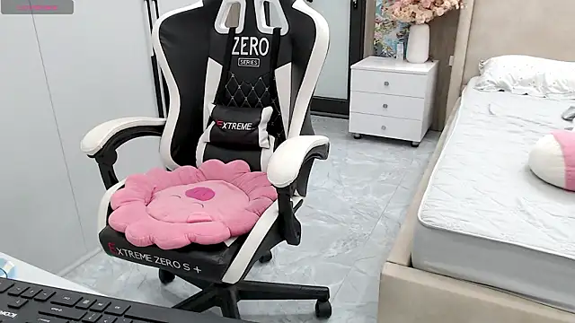 Hanako love online show from 03/18/26, 03:59