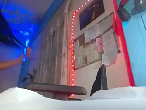 Snapshot of ERIKA-THEDOLL chatting on 12/08/24, 11:19 ERIKA-THEDOLL online show from 12/08/24, 11:19