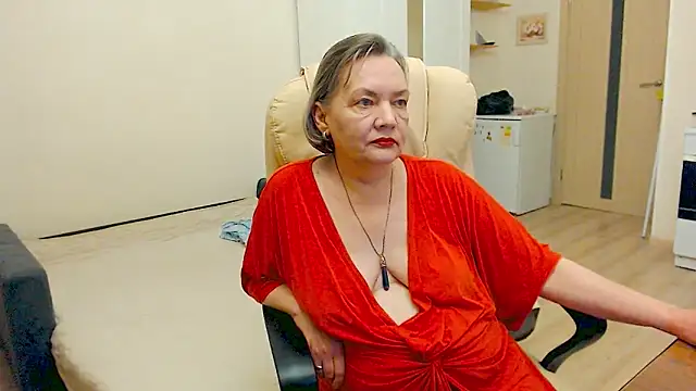 Snapshot of MomJaneSex chatting on 10/22/25, 07:13 MomJaneSex online show from 10/22/25, 07:13
