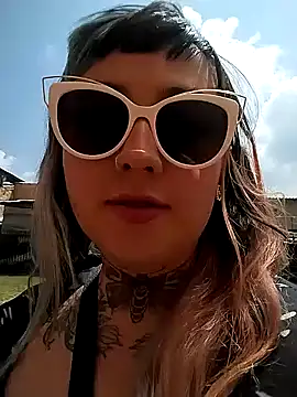 Snapshot of cindy_ink chatting on 01/17/25, 05:19 cindy ink online show from 01/17/25, 05:19