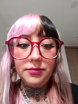 Snapshot of cindy_ink chatting on 09/17/25, 04:19 cindy ink online show from 09/17/25, 04:19