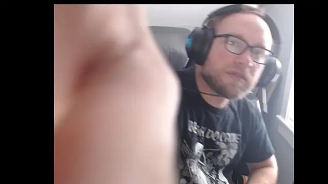 dragonhammer42 online show from 09/18/25, 07:16