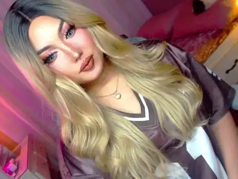 HOTnWILDalice online show from 04/18/26, 02:37