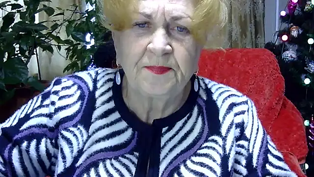 Snapshot of Emma52610 chatting on 01/19/25, 11:56 Emma52610 online show from 01/19/25, 11:56