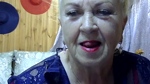 Snapshot of Emma52610 chatting on 10/02/25, 05:58 Emma52610 online show from 10/02/25, 05:58