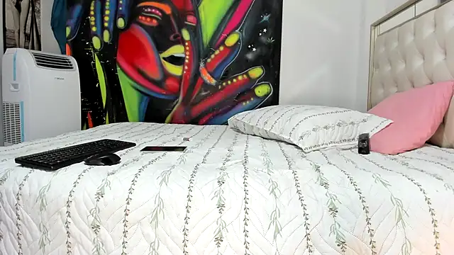 luna sexxy online show from 04/23/26, 03:19