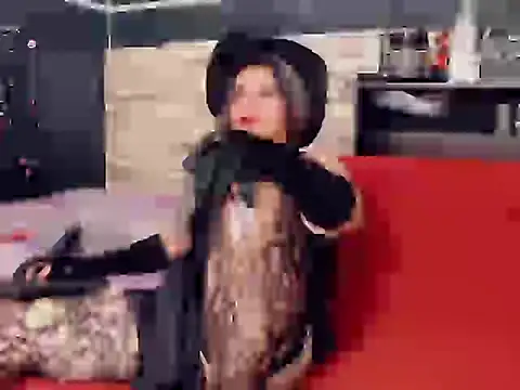 Snapshot of camyl93 chatting on 02/26/25, 06:43 camyl93 online show from 02/26/25, 06:43