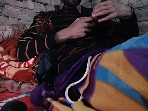 Snapshot of ThethunderPo chatting on 12/15/24, 01:32 ThethunderPo online show from 12/15/24, 01:32