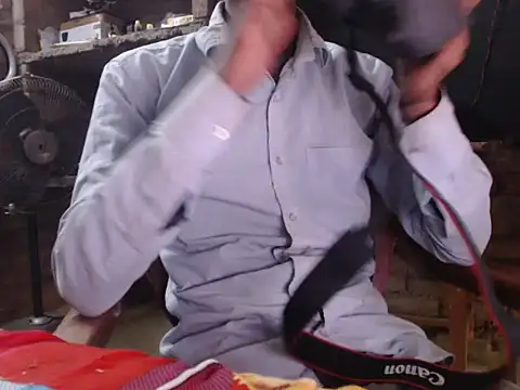 Snapshot of ThethunderPo chatting on 12/22/24, 06:49 ThethunderPo online show from 12/22/24, 06:49