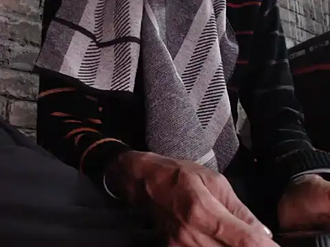 Snapshot of ThethunderPo chatting on 12/26/24, 02:48 ThethunderPo online show from 12/26/24, 02:48