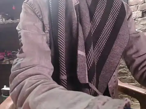 Snapshot of ThethunderPo chatting on 01/04/25, 02:46 ThethunderPo online show from 01/04/25, 02:46