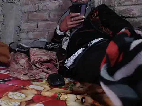 Snapshot of ThethunderPo chatting on 01/30/25, 01:33 ThethunderPo online show from 01/30/25, 01:33