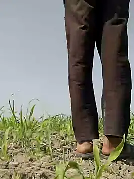 Snapshot of ThethunderPo chatting on 02/14/25, 06:56 ThethunderPo online show from 02/14/25, 06:56