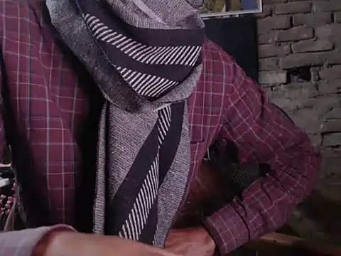 Snapshot of ThethunderPo chatting on 02/21/25, 01:33 ThethunderPo online show from 02/21/25, 01:33