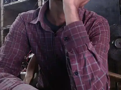 Snapshot of ThethunderPo chatting on 02/21/25, 09:24 ThethunderPo online show from 02/21/25, 09:24