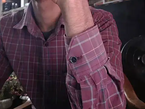 Snapshot of ThethunderPo chatting on 02/21/25, 03:32 ThethunderPo online show from 02/21/25, 03:32