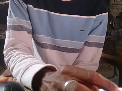 Snapshot of ThethunderPo chatting on 02/27/25, 02:42 ThethunderPo online show from 02/27/25, 02:42