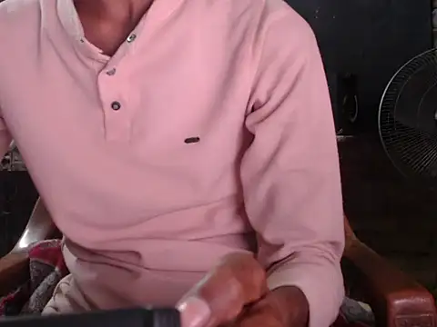 Snapshot of ThethunderPo chatting on 03/02/25, 10:24 ThethunderPo online show from 03/02/25, 10:24