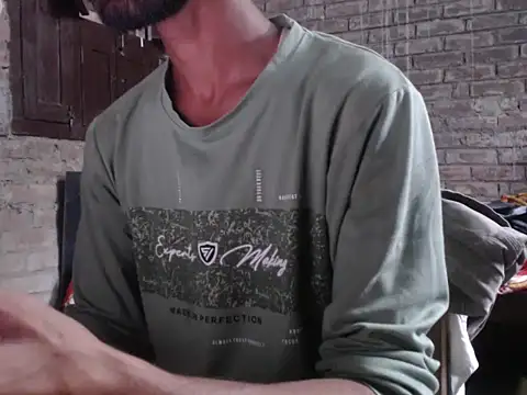 Snapshot of ThethunderPo chatting on 10/07/25, 01:58 ThethunderPo online show from 10/07/25, 01:58