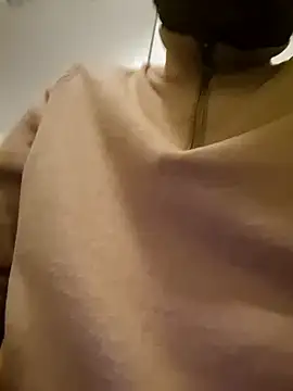 akkihmb5 online show from 12/04/25, 07:11