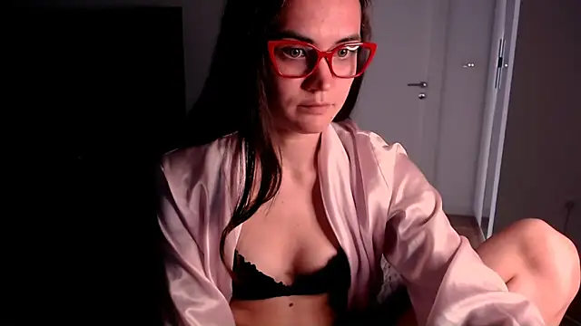 Snapshot of EvelynGG chatting on 05/19/26, 11:27 EvelynGG online show from 05/19/26, 11:27
