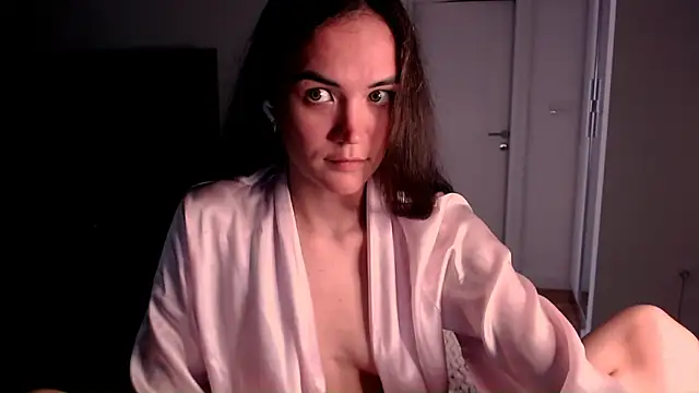 Snapshot of EvelynGG chatting on 05/28/26, 10:23 EvelynGG online show from 05/28/26, 10:23