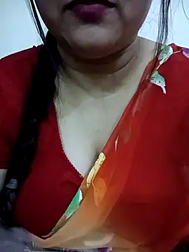 Snapshot of naughtymadam chatting on 02/27/26, 04:40 naughtymadam online show from 02/27/26, 04:40