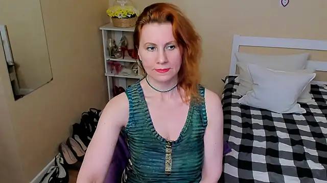 FoxySophia online show from 11/17/25, 09:09