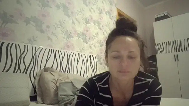 LindaStarS online show from 10/18/25, 06:19