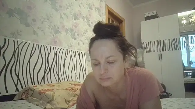 LindaStarS online show from 12/01/25, 02:00