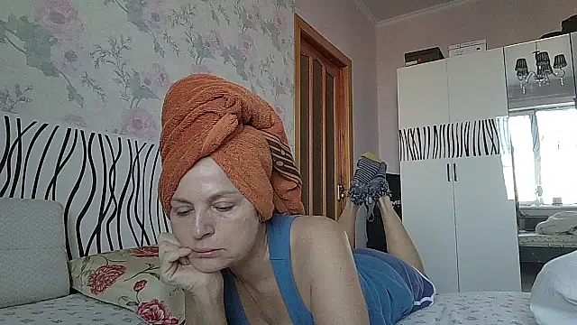 LindaStarS online show from 02/10/26, 06:17