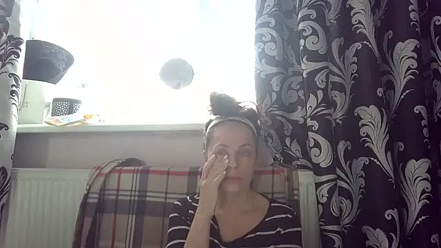 LindaStarS online show from 04/16/26, 05:19