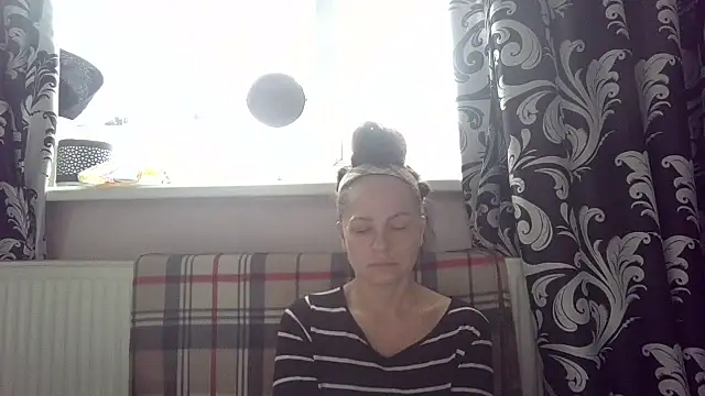 LindaStarS online show from 04/21/26, 05:14