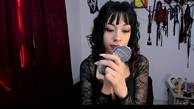 dungeongirls online show from 01/11/25, 07:05