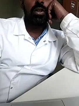 Snapshot of honeyboy4aunty chatting on 03/22/25, 06:00 honeyboy4aunty online show from 03/22/25, 06:00