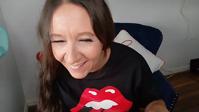 Snapshot of hotmilfmilly chatting on 09/11/25, 07:41 hotmilfmilly online show from 09/11/25, 07:41