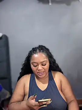 yanza2002 online show from 12/15/24, 11:42