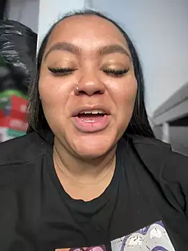 yanza2002 online show from 02/27/25, 11:48