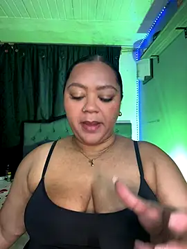 yanza2002 online show from 10/18/25, 12:02