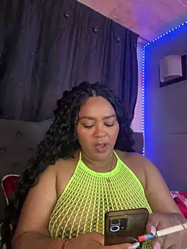 yanza2002 online show from 03/28/26, 11:04