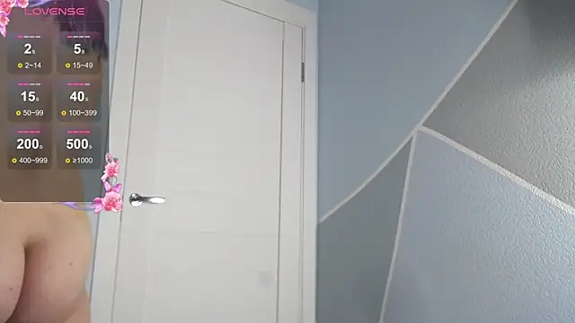 Snapshot of MilaniaCute chatting on 12/18/25, 05:30 MilaniaCute online show from 12/18/25, 05:30