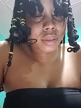 Snapshot of HONEYSWEETS_LIVE chatting on 10/22/25, 04:35 HONEYSWEETS LIVE online show from 10/22/25, 04:35