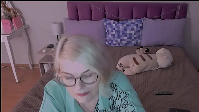 Snapshot of sabrinamacmarren chatting on 01/19/25, 01:22 sabrinamacmarren online show from 01/19/25, 01:22