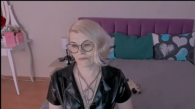 Snapshot of sabrinamacmarren chatting on 01/27/25, 11:43 sabrinamacmarren online show from 01/27/25, 11:43