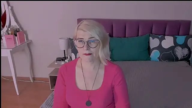 Snapshot of sabrinamacmarren chatting on 01/29/25, 06:18 sabrinamacmarren online show from 01/29/25, 06:18