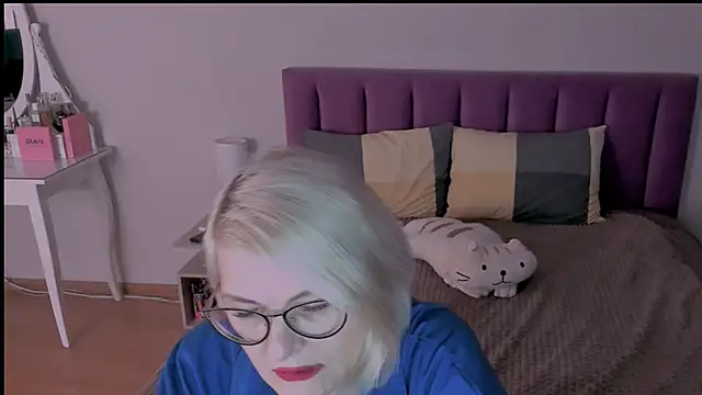 Snapshot of sabrinamacmarren chatting on 02/01/25, 04:11 sabrinamacmarren online show from 02/01/25, 04:11